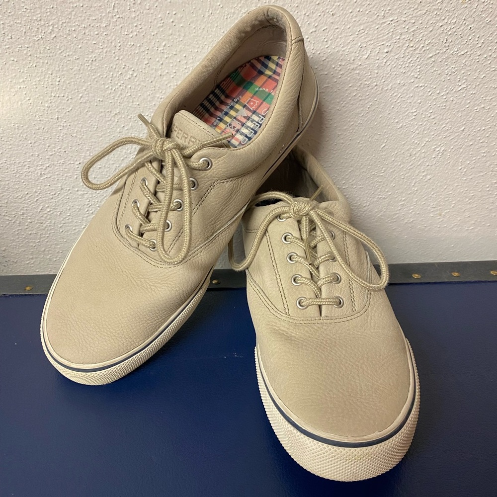 Tan Sperrys